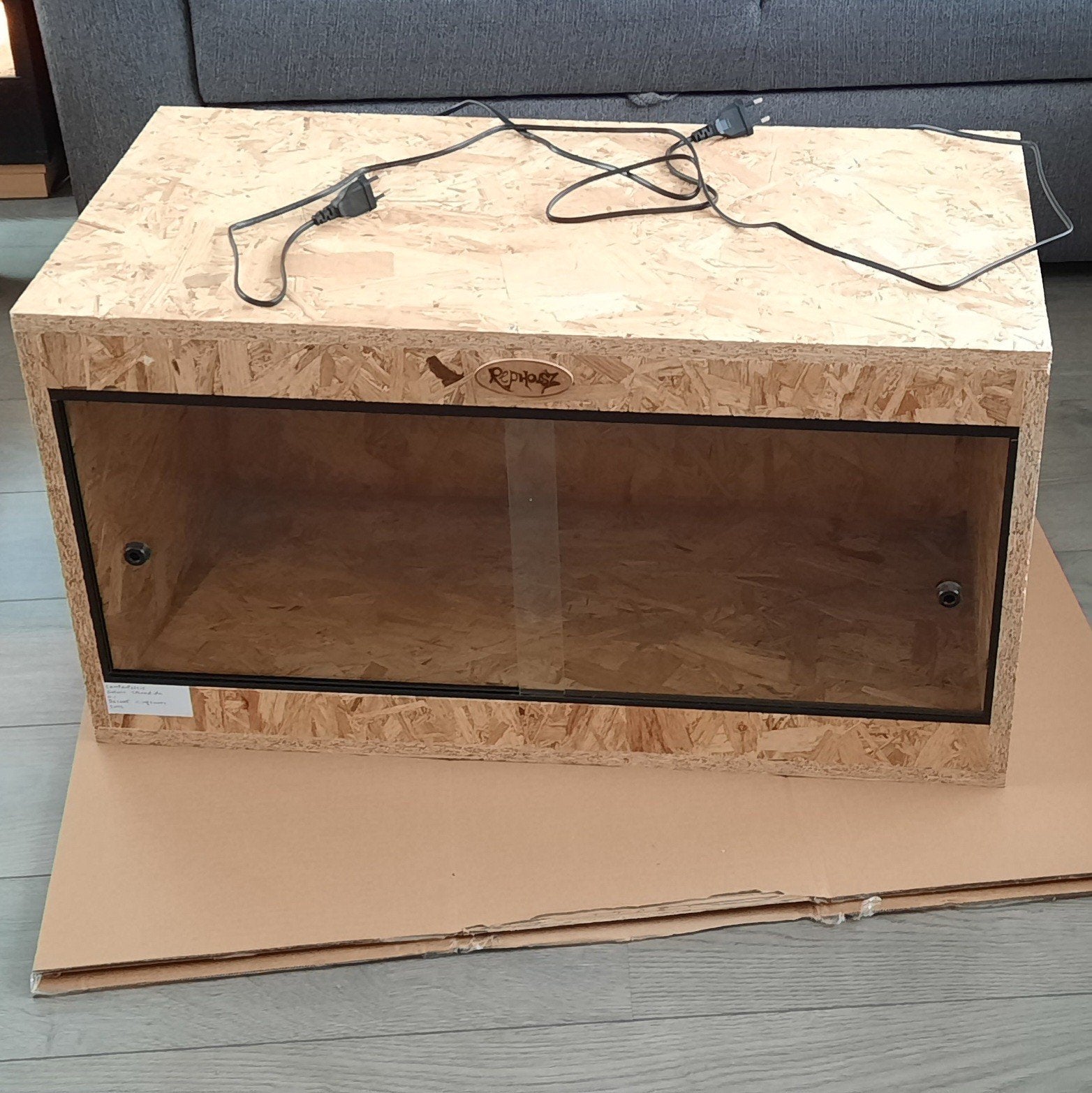OSB terrarium 80x40x40 met 2 keramische fittingen, Ophalen, Gebruikt, Terrarium of Paludarium