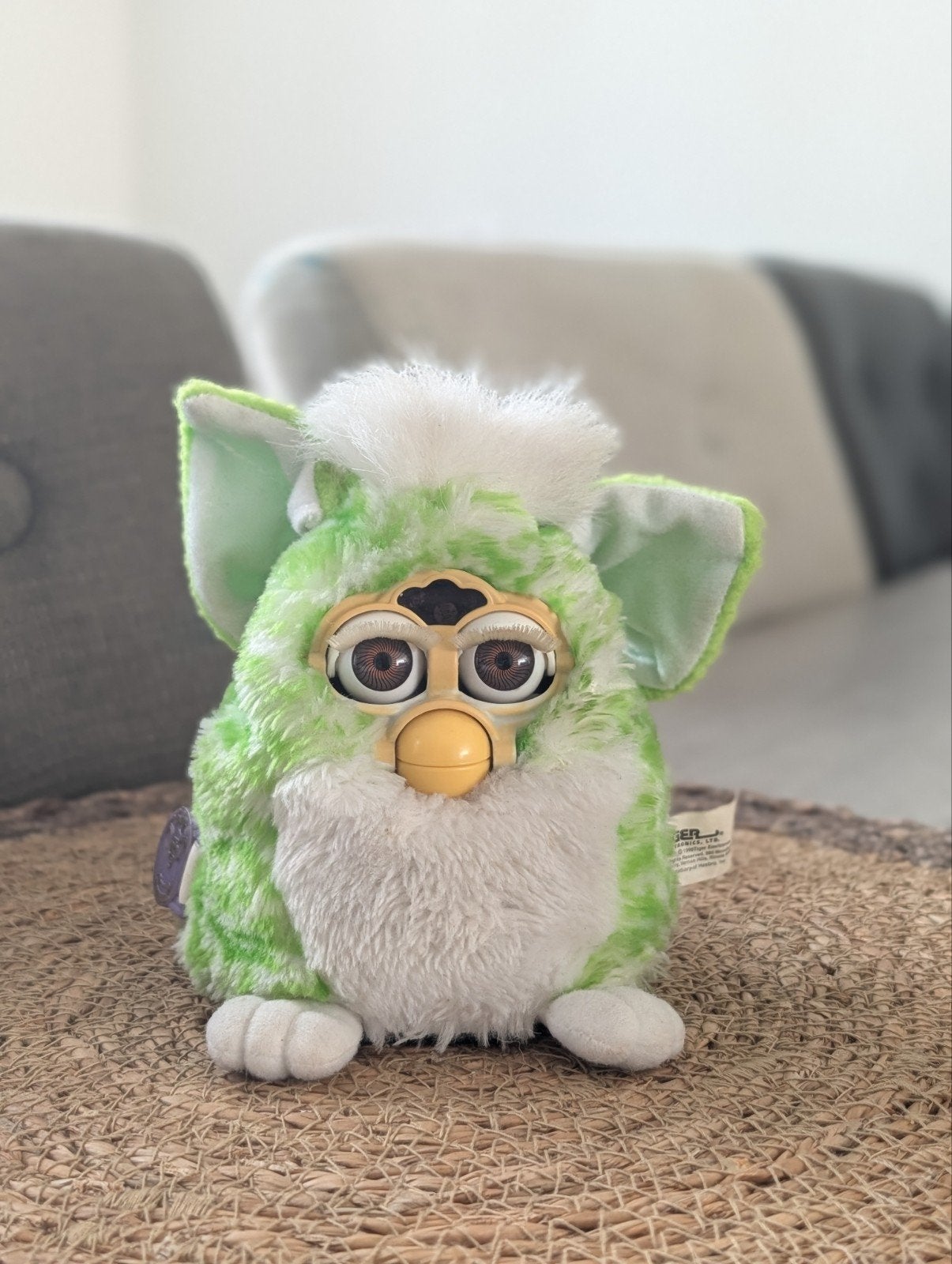 Lime Green Furby Baby uit 1999 van het merk Tiger Electronic, Kinderen en Baby's, Groen, Overige merken, Overige karakters, Overige typen