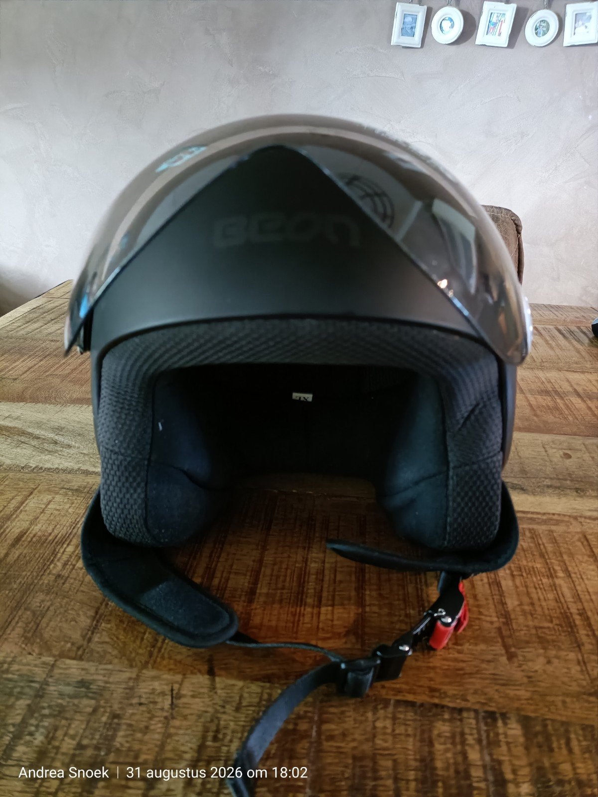 Beon XL  Mat zwarte helm z.g.a.n, Fietsen en Brommers, Brommerhelmen, Ophalen, Extra large of groter, Zo goed als nieuw, BEON