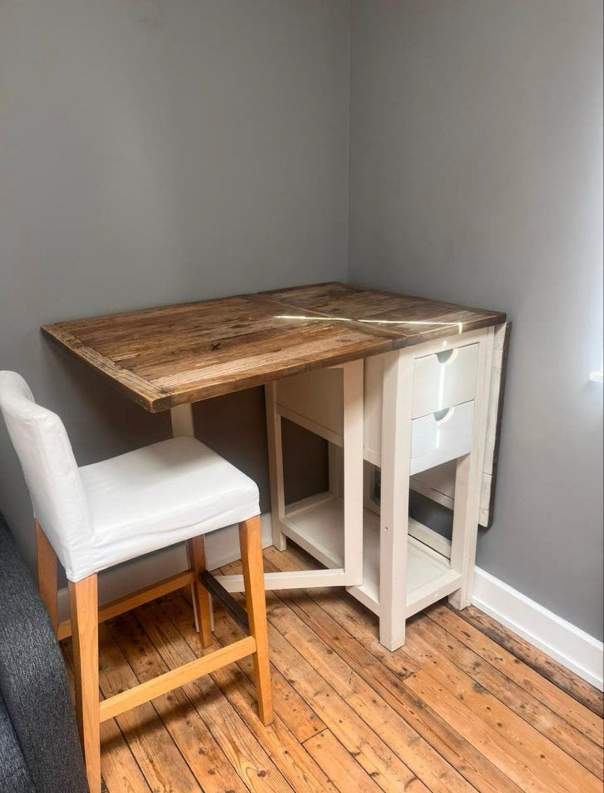 Riviera maison bar eettafel met 4 hoge witte IKEA eetstoelen, Ophalen, 100 tot 150 cm, 50 tot 100 cm, Zo goed als nieuw