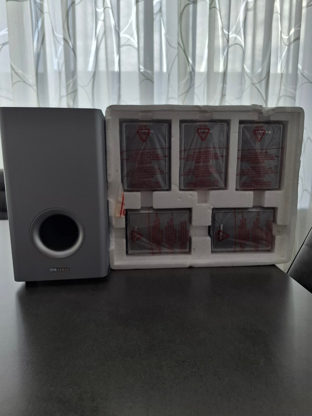 Hiteker 5.1 Surround Sound Systeem met Subwoofer, Inclusief kabels, Speakerset, Zo goed als nieuw, Minder dan 60 watt