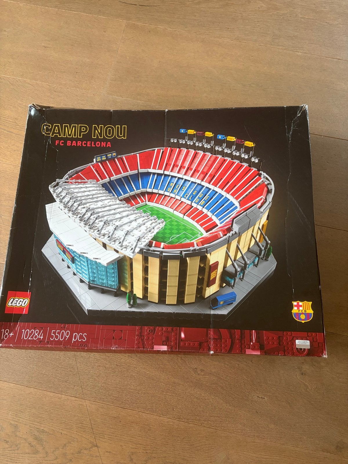 LEGO Camp Nou - FC Barcelona (10284) - Nieuw in doos, Ophalen of Verzenden, Nieuw, Overige merken