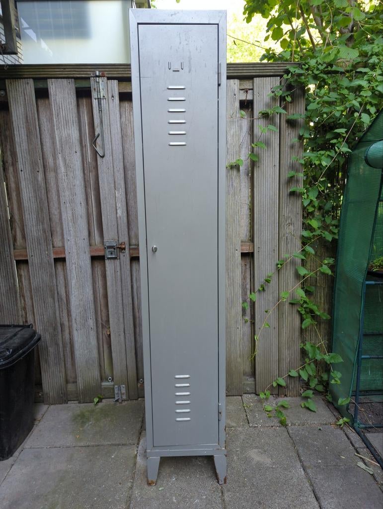Vintage metal locker / kledingkast - grijs, Ophalen, Gebruikt, Industrieel, Vintage, Retro