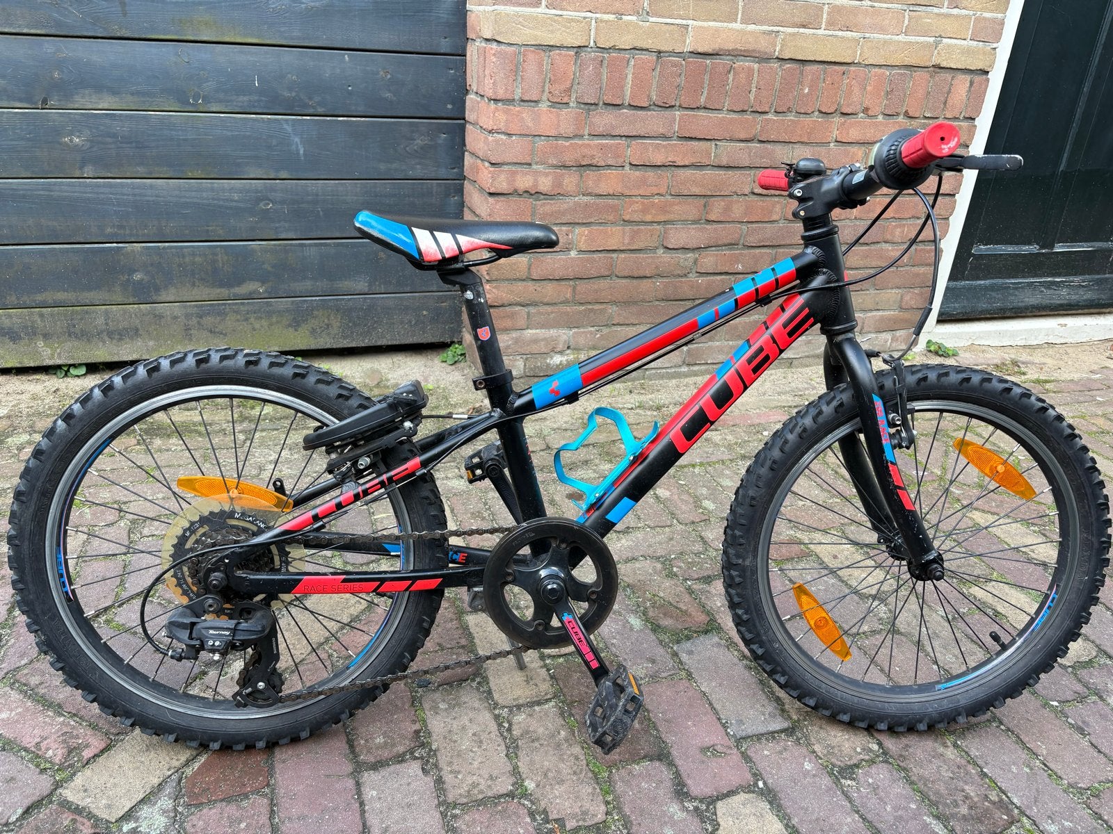 Cube 200 mtb 20 inch - Zwart/Rood/Blauw, Ophalen, Gebruikt, Velgrem, 16 tot 20 inch