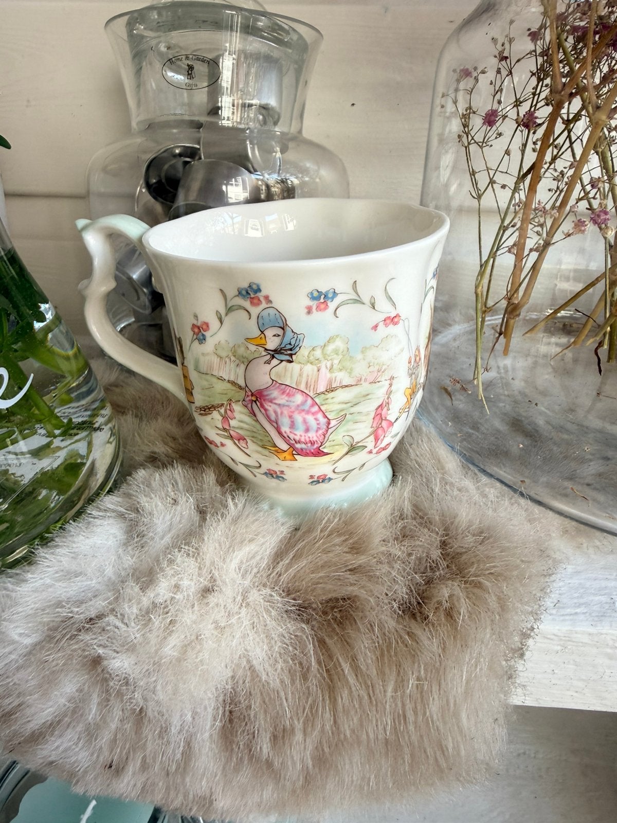 Royal Albert 1987 The world of Beatrix potter mok izgst, Ophalen, Zo goed als nieuw, Porselein, Kop en/of schotel