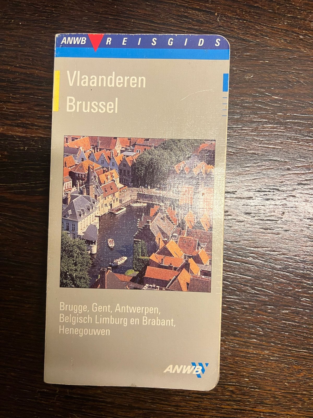 ANWB Reisgids Vlaanderen en Brussel, Gelezen, Europa, Ophalen of Verzenden, Reisgids of -boek