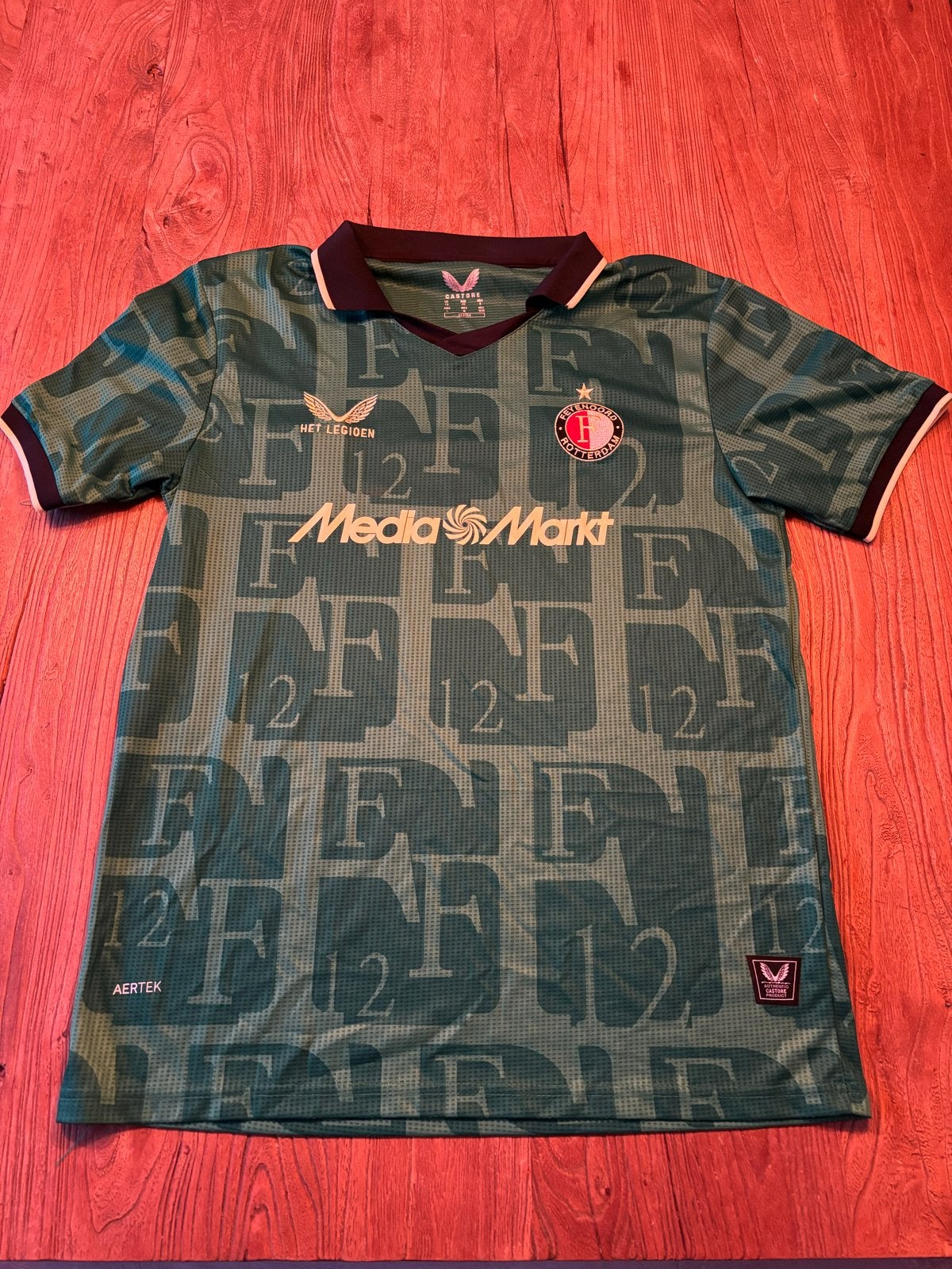 Feyenoord ‘Twaalfde’ shirt 2025/2026 - M, Maat 48/50 (M), Nieuw, Ophalen of Verzenden, Voetbal