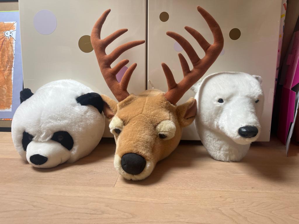 3 pluche dierenhoofden voor aan de muur, Ophalen of Verzenden, Zo goed als nieuw
