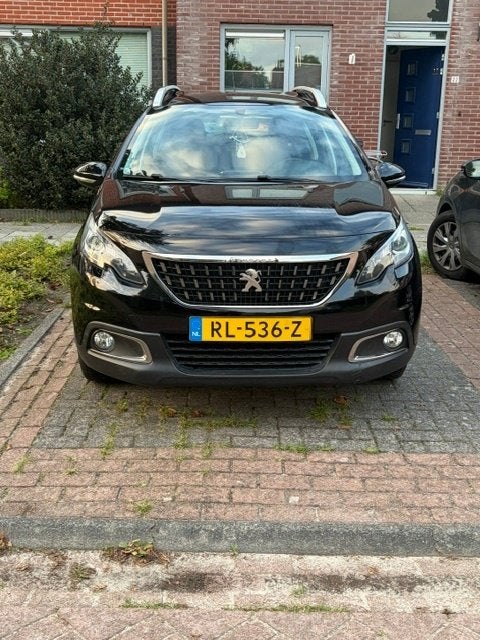 Peugeot 2008 1.2 VTI 81KW 2018 Zwart