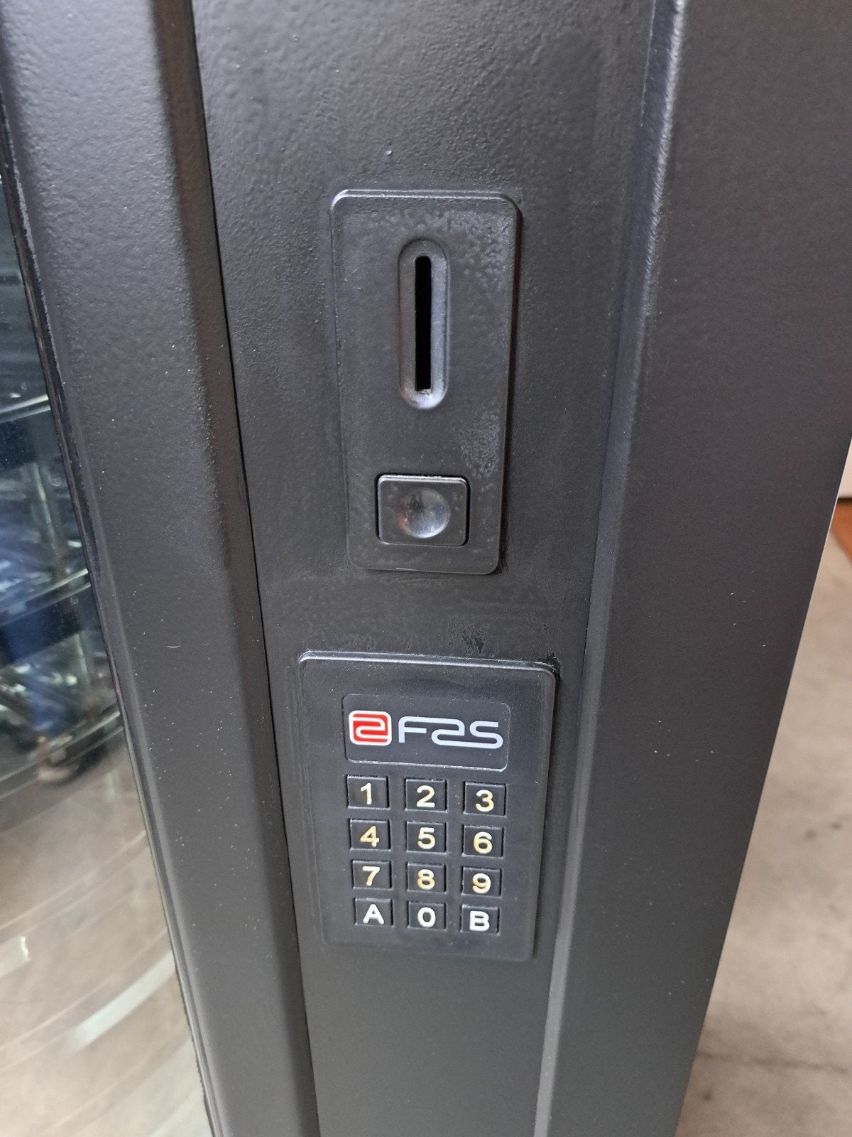 Fas groente / zuivel / sandwich automaat gekoeld, Ophalen