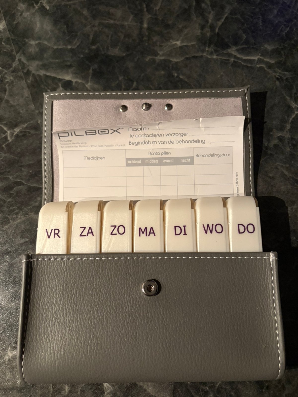 Pillendoos 10 euro, Diversen, Verpleegmiddelen, Ophalen of Verzenden, Zo goed als nieuw
