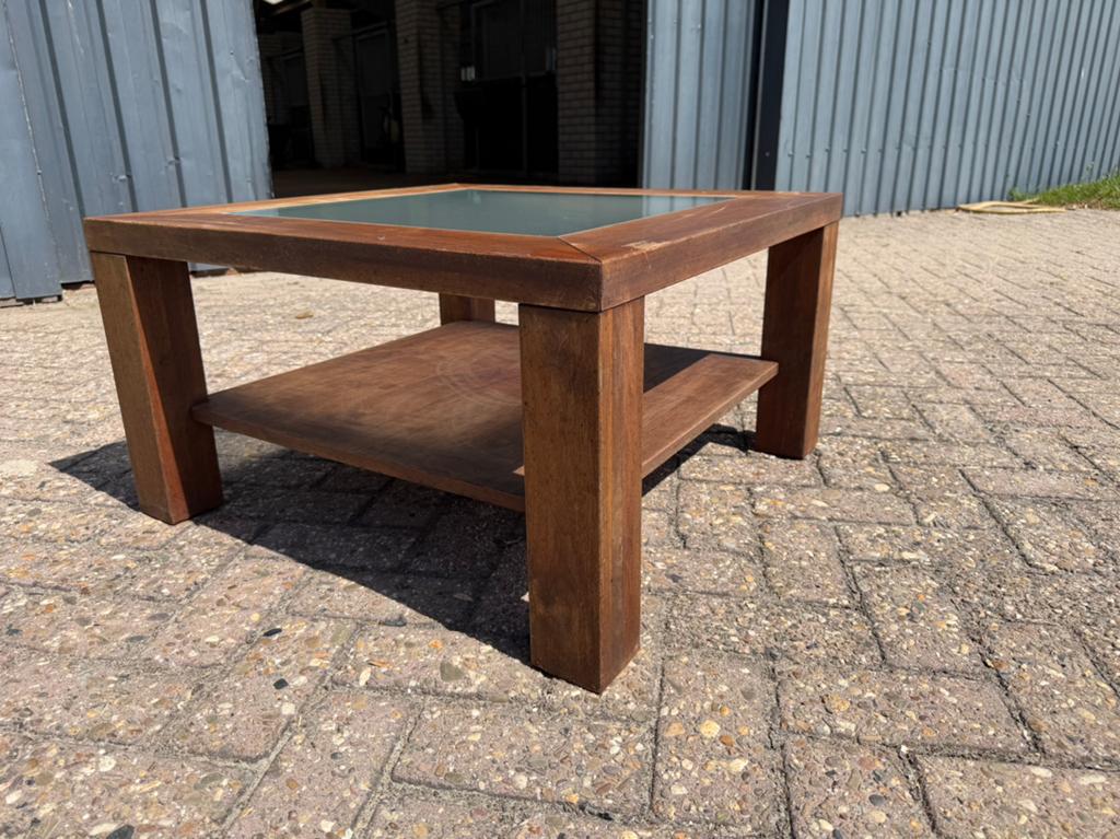 2 massief houten salontafeltjes, Huis en Inrichting, Ophalen, Gebruikt, 50 tot 75 cm, Vierkant
