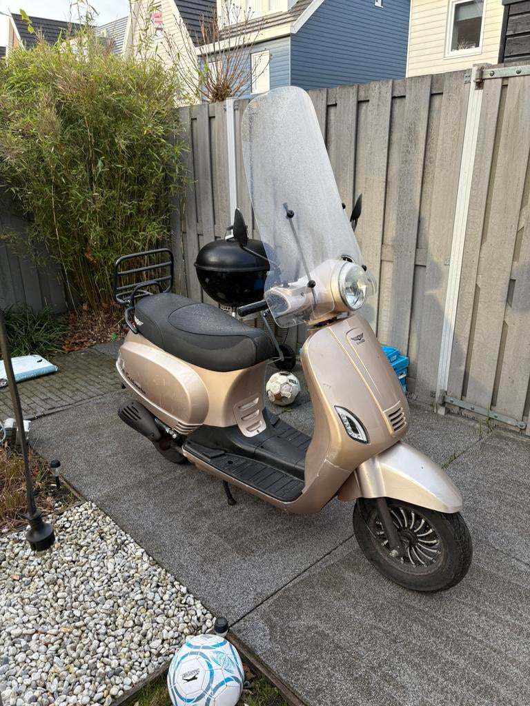 Scooter djjd champagne, Gebruikt, Benzine, Ophalen, Overige merken