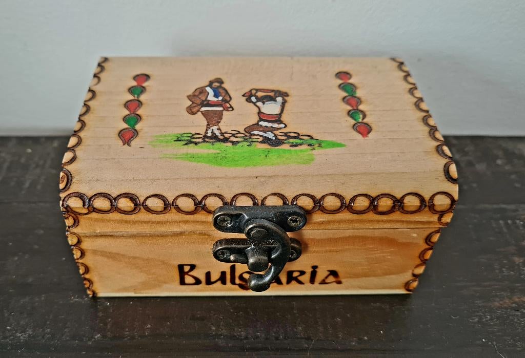 Nieuw Bulgaars houten doosje 11x8x5½ cm, Hout, Nieuw, Ophalen of Verzenden, Landelijk