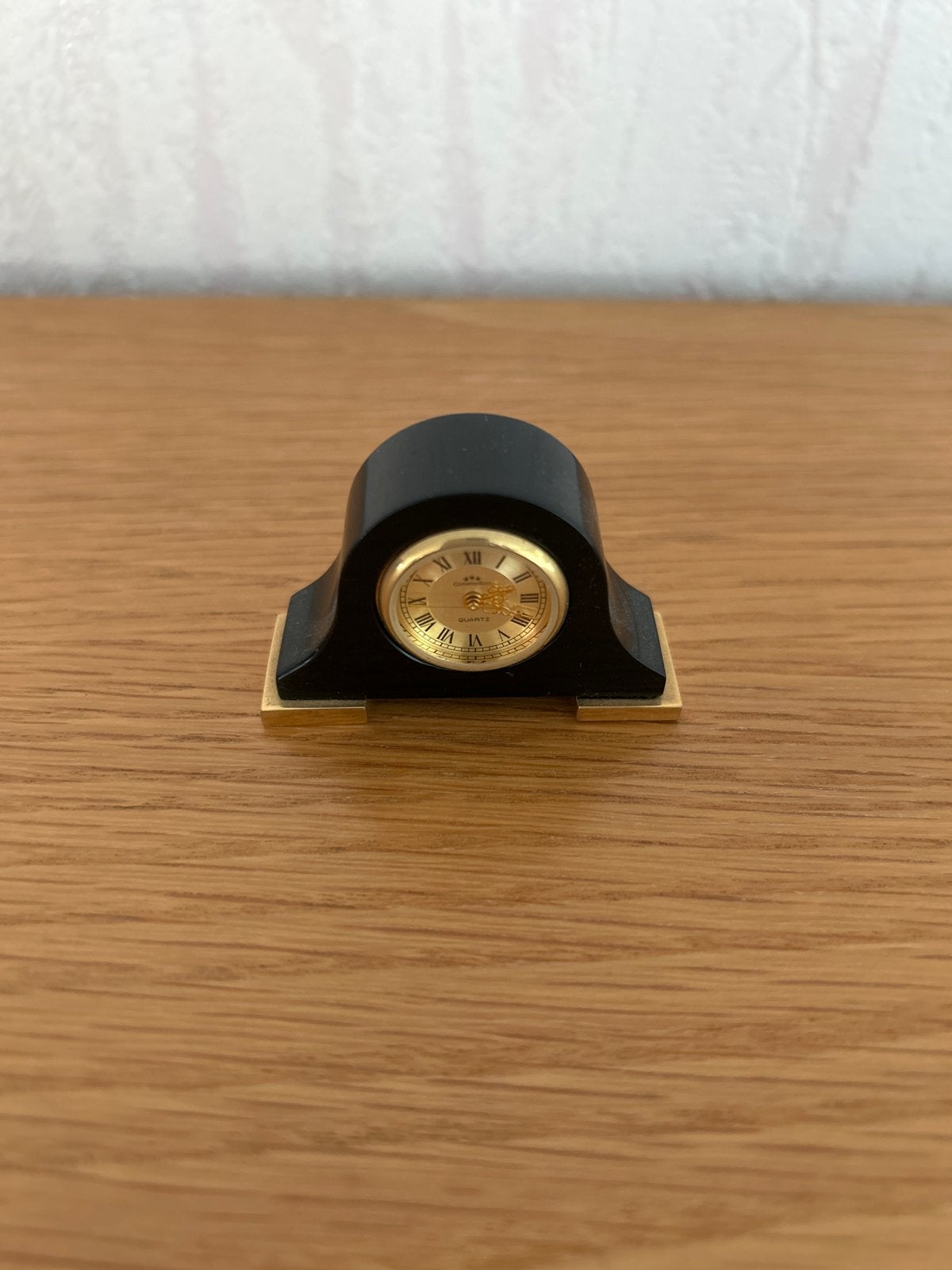 Miniatuur tafelklokje - Zwart met gouden accenten, Ophalen