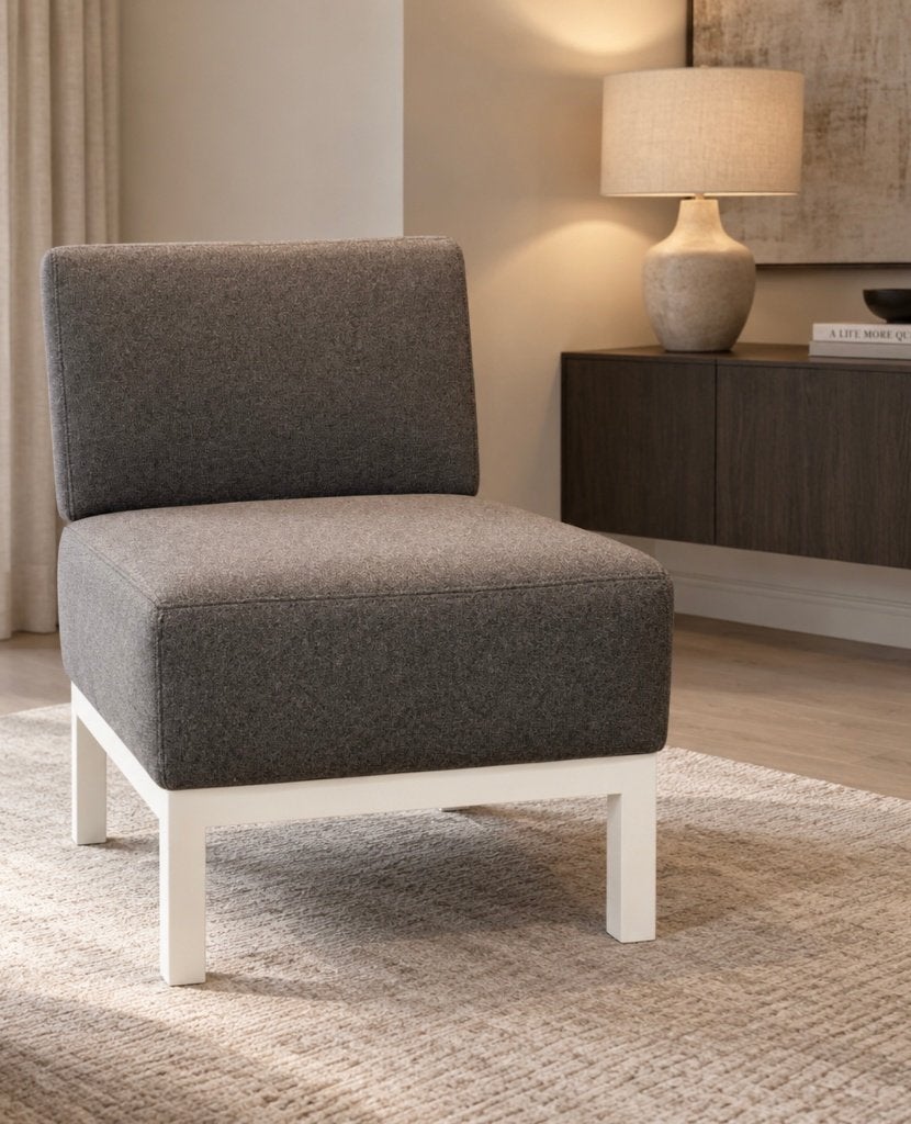 Nieuwstaat Piet Boon stoel fauteuil twv € 1110,00