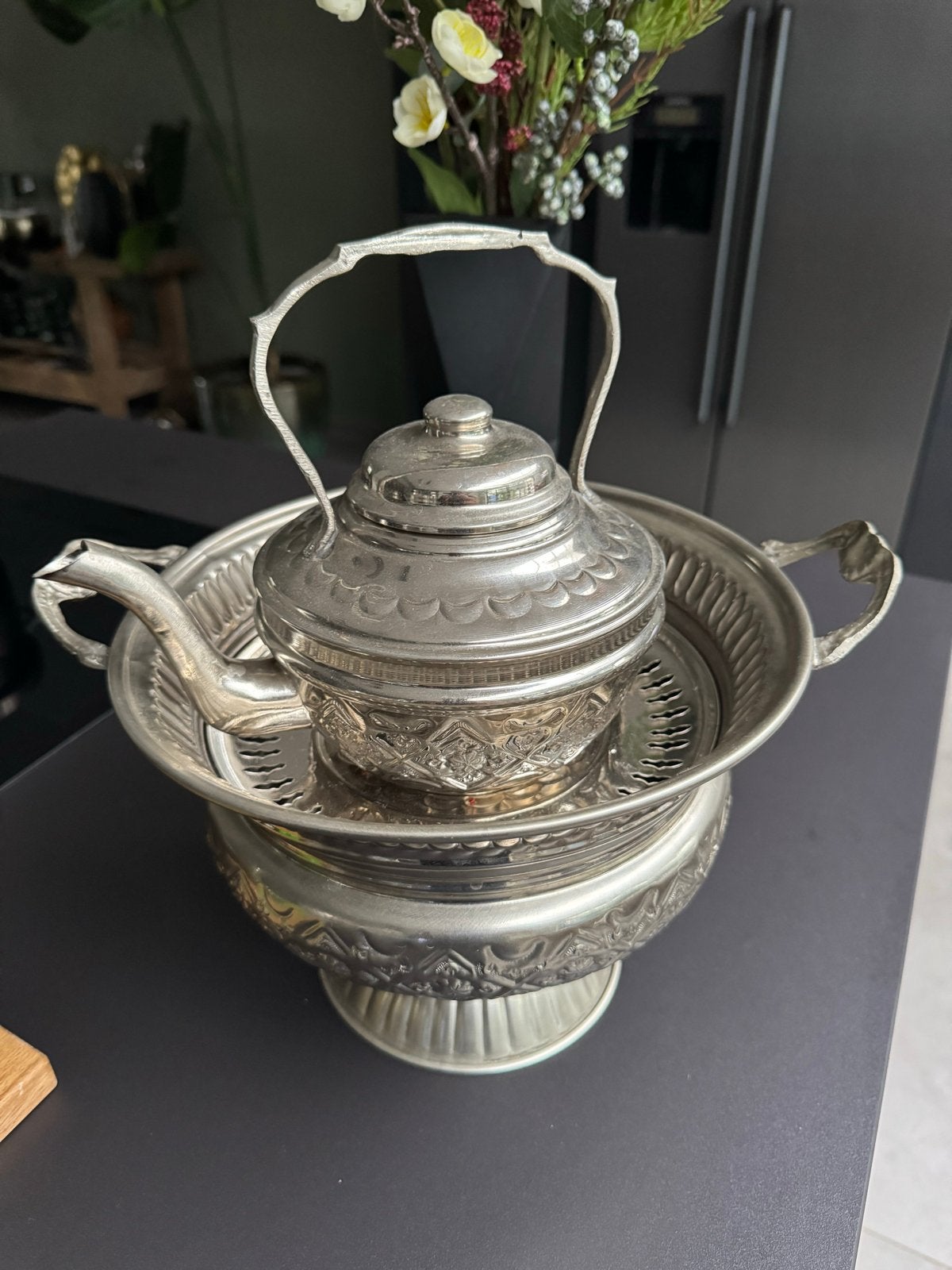 Antieke zilveren theepot met rechaud, Ophalen of Verzenden, Zilver