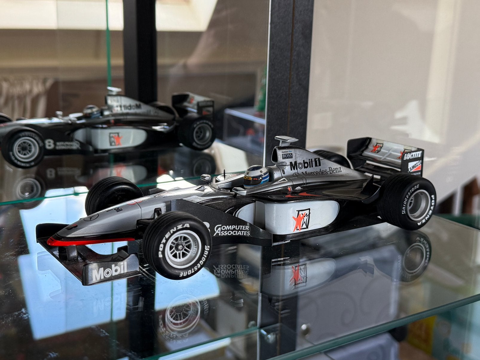 McLaren Mercedes MP 4/13 Mika Häkkinen Minichamps 1:18, Ophalen of Verzenden, Zo goed als nieuw, Auto, MiniChamps