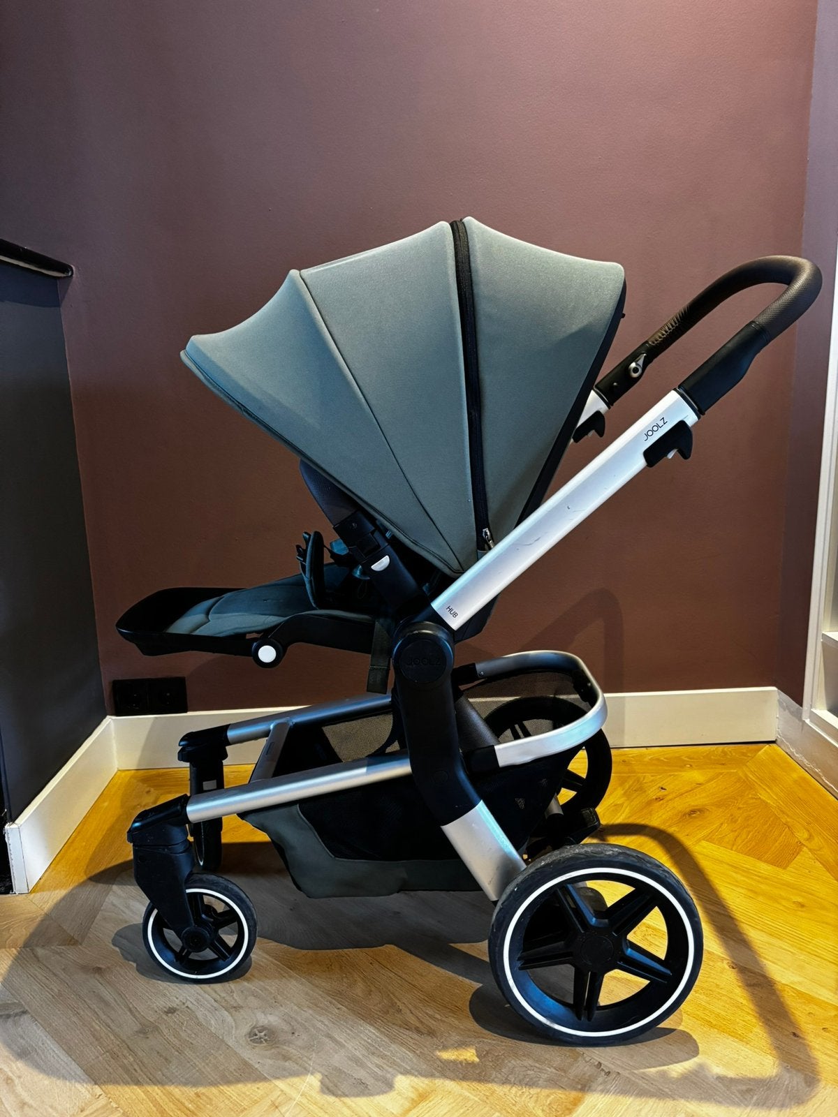 Joolz Hub+ kinderwagen met Reiswieg, Voetenzak en Parasol, Kinderen en Baby's, Kinderwagens en Combinaties, Gebruikt, Combiwagen