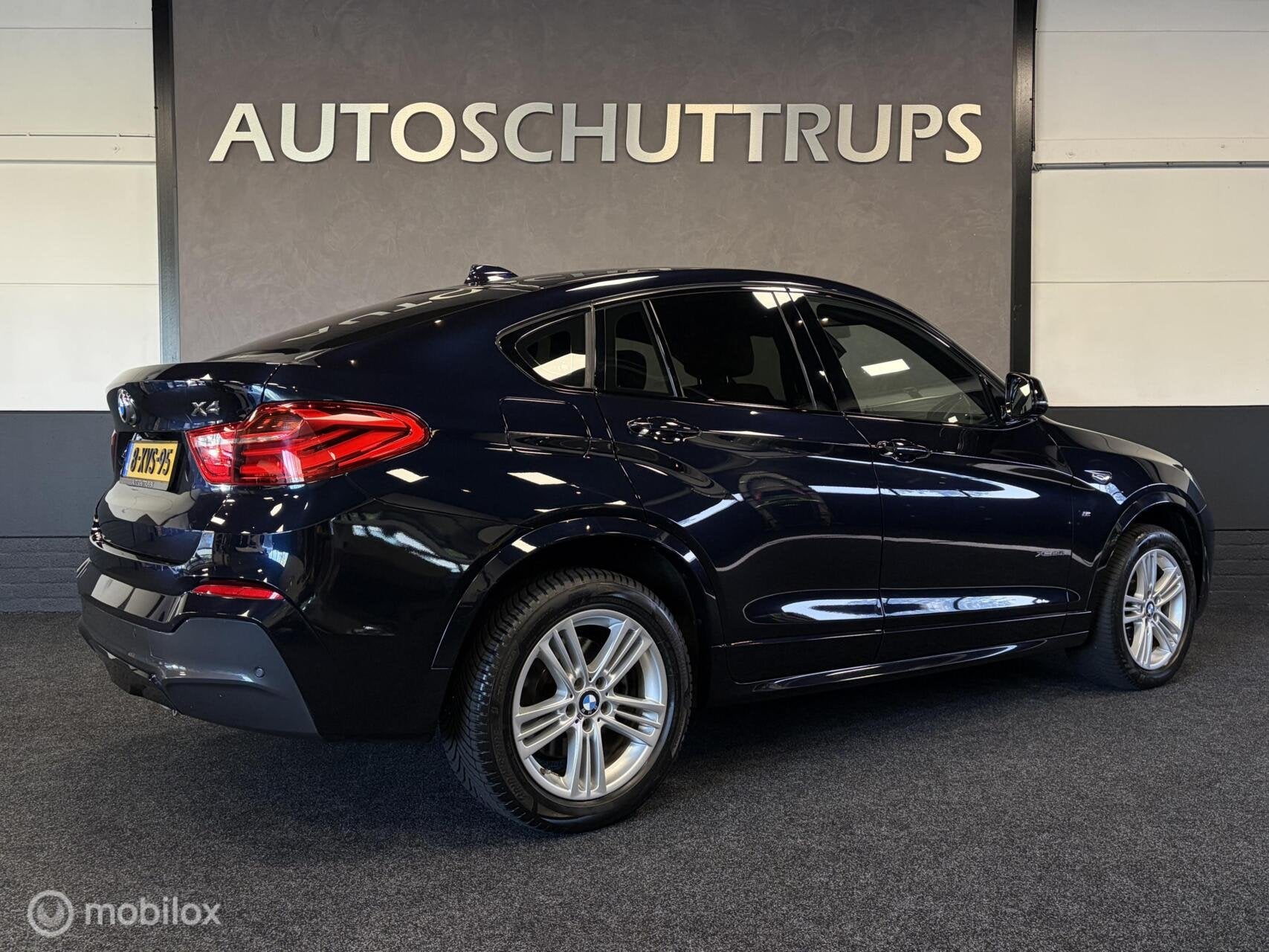 BMW X4 xDrive20i High Executive M SPORT CARBONSCHWARZ / LEDE, Automaat, Gebruikt, Euro 6, 4 cilinders
