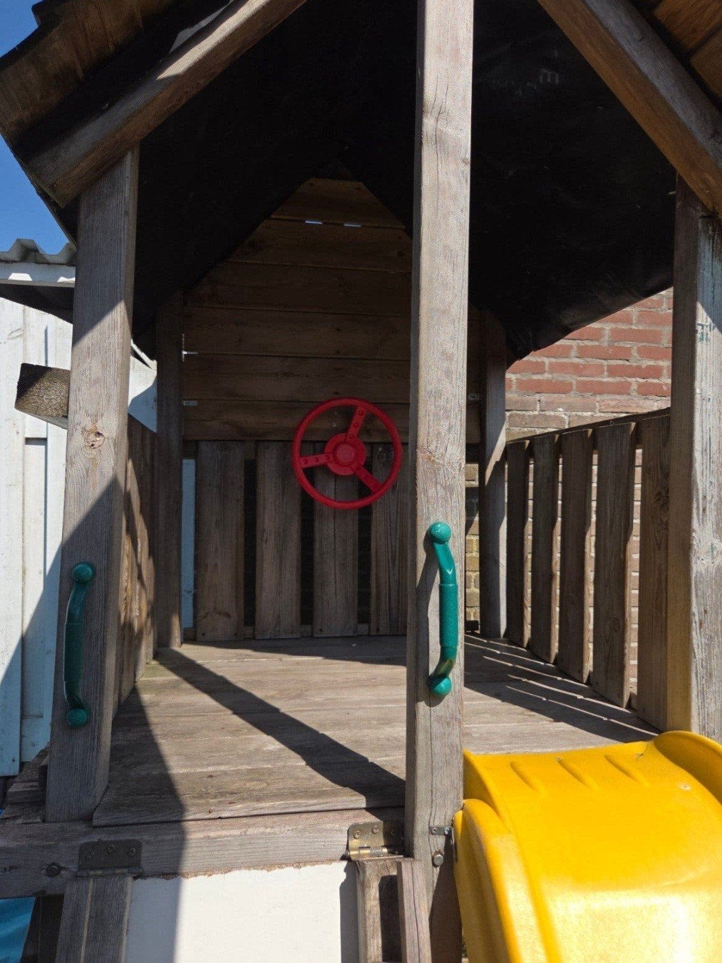 Speelhuis, Ophalen, Gebruikt, Hout