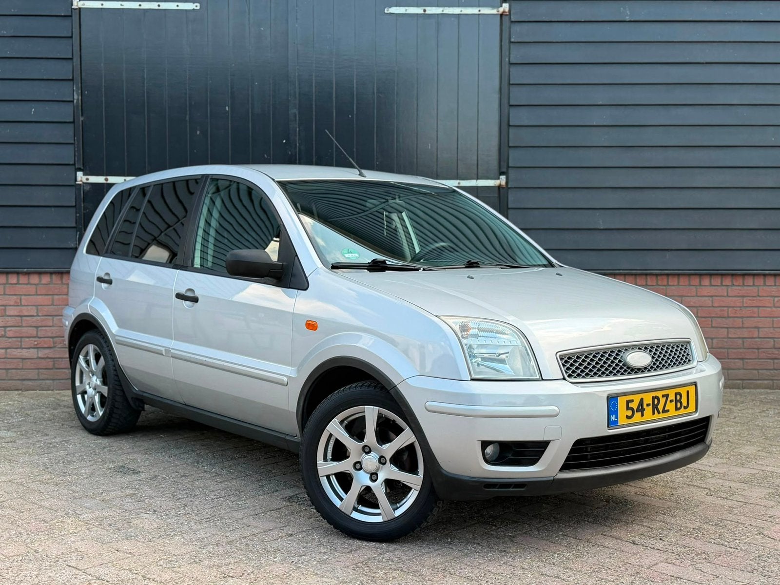 Ford Fusion 1.6 16V AUT 2005 Grijs Automaat!! Airco!! Nap!!, 1596 cc, Zwart, 49 €/maand, Origineel Nederlands