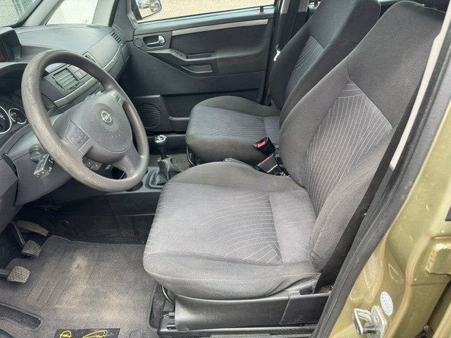 Opel Meriva 1.6-16V Essentia, '06, airco, cruise, trekhaak,, Voorwielaandrijving, Gebruikt, Zwart, 4 cilinders