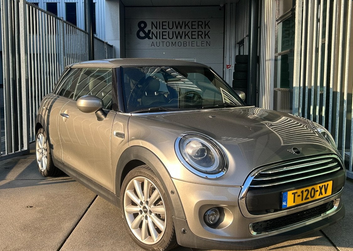 MINI Mini 1.5 One Chili | AUTOMAAT | LEDER | CARPLAY/ANDROID, Auto's, Dealer onderhouden, Gebruikt, Met garantie (alle), 4 stoelen