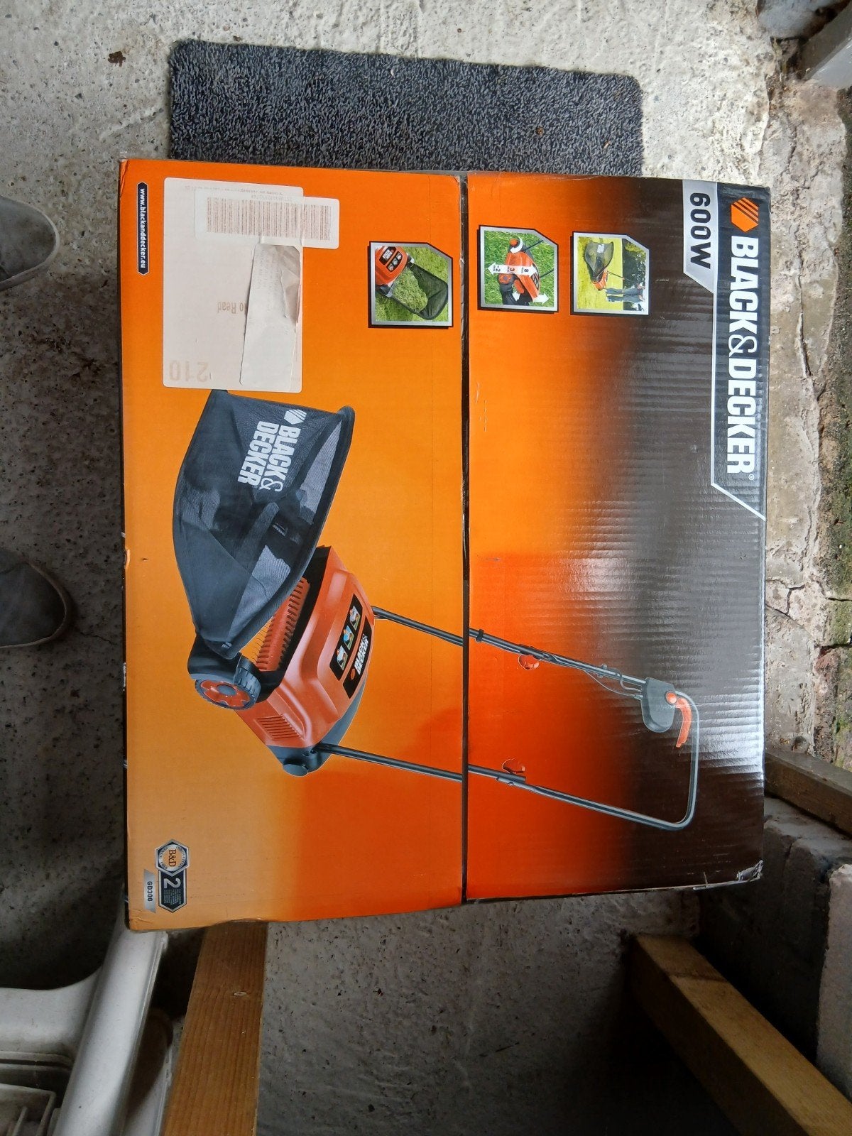 Black en Decker verticuteer machine 600 Watt, Ophalen, Nieuw, Elektrisch, Black & Decker