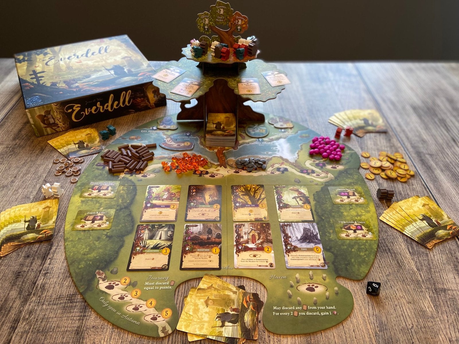 Everdell - Engelse versie - Zo goed als nieuw, Hobby en Vrije tijd, Gezelschapsspellen | Bordspellen, Ophalen of Verzenden, Zo goed als nieuw