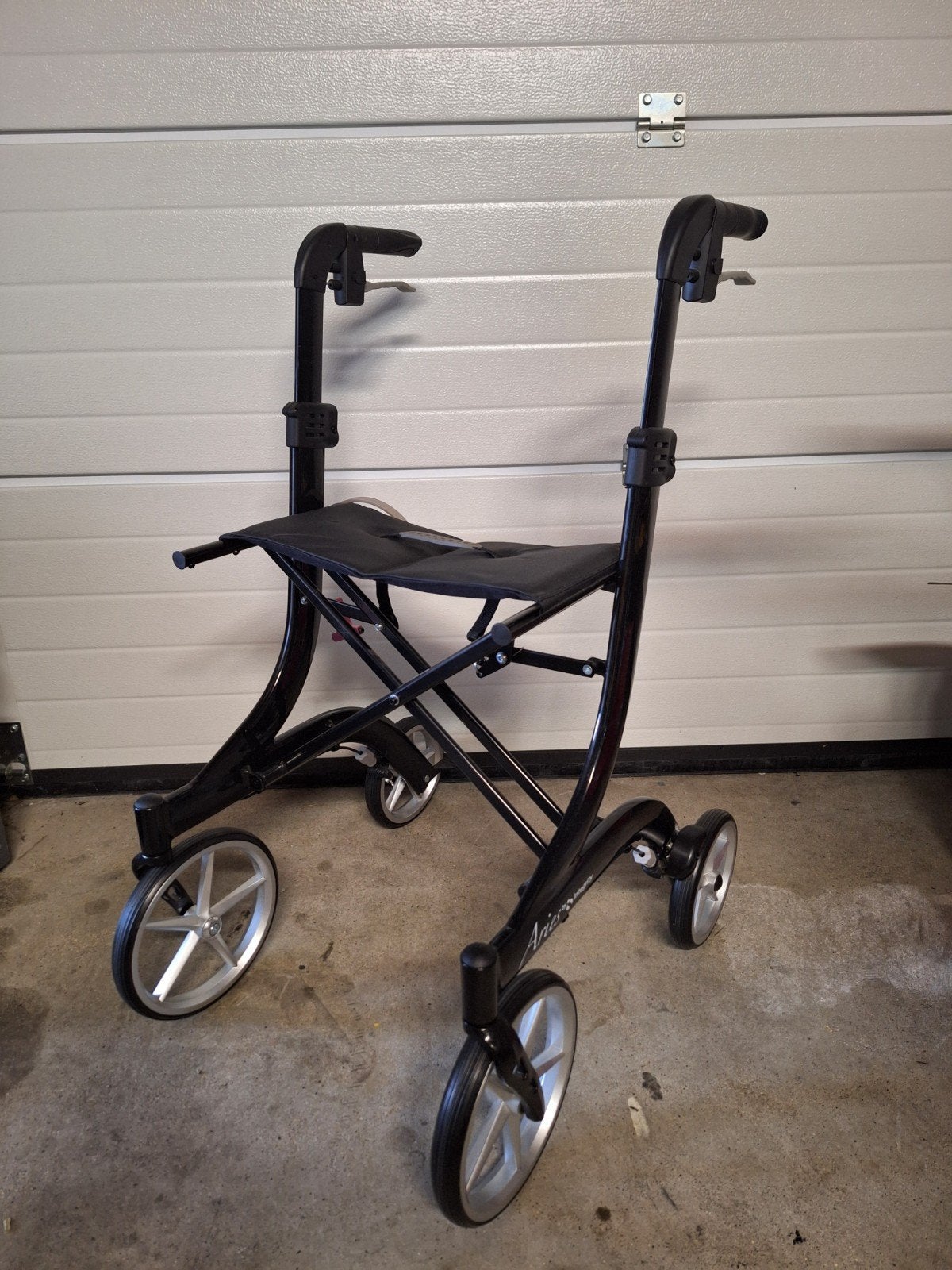 Rollator Integrity Aries, Ophalen