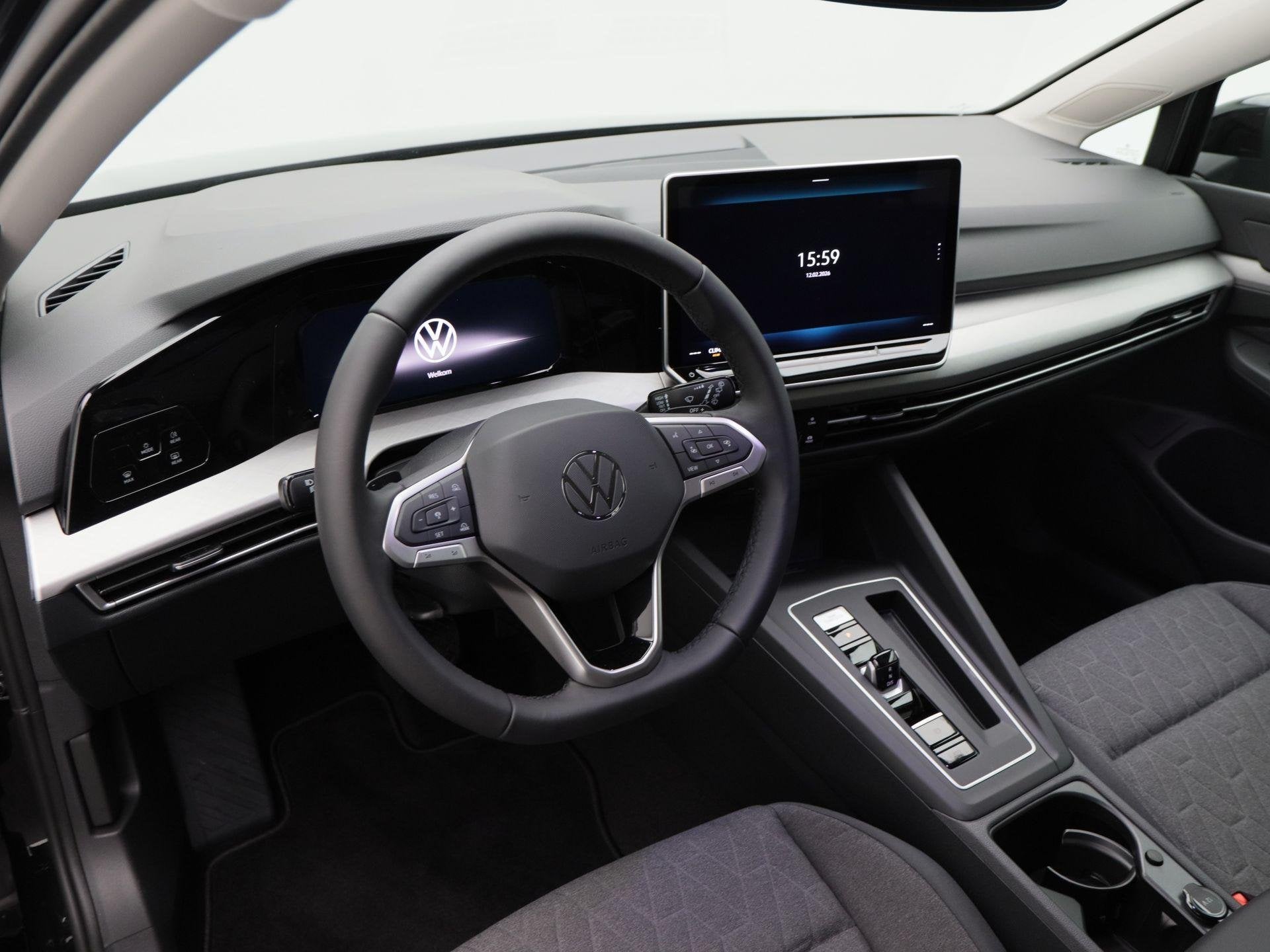 Volkswagen Golf Life Edition 1.5 eHybrid 204 PK | Trekhaak |, Stof, 1498 cc, 4 cilinders, Automatische klimaatregeling