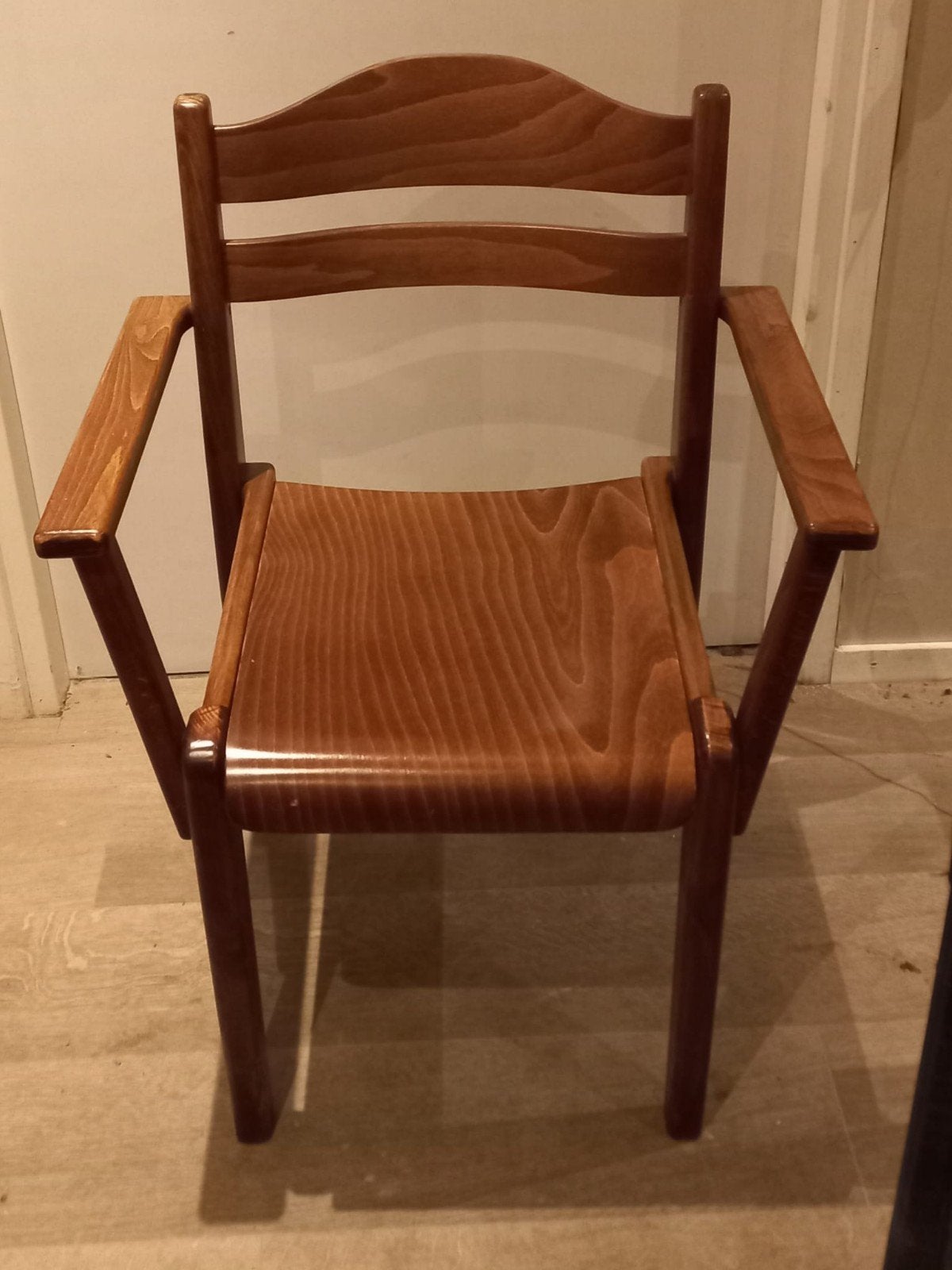 Gratis afhalen - 2 houten stoelen, Ophalen, Gebruikt, Twee, Bruin