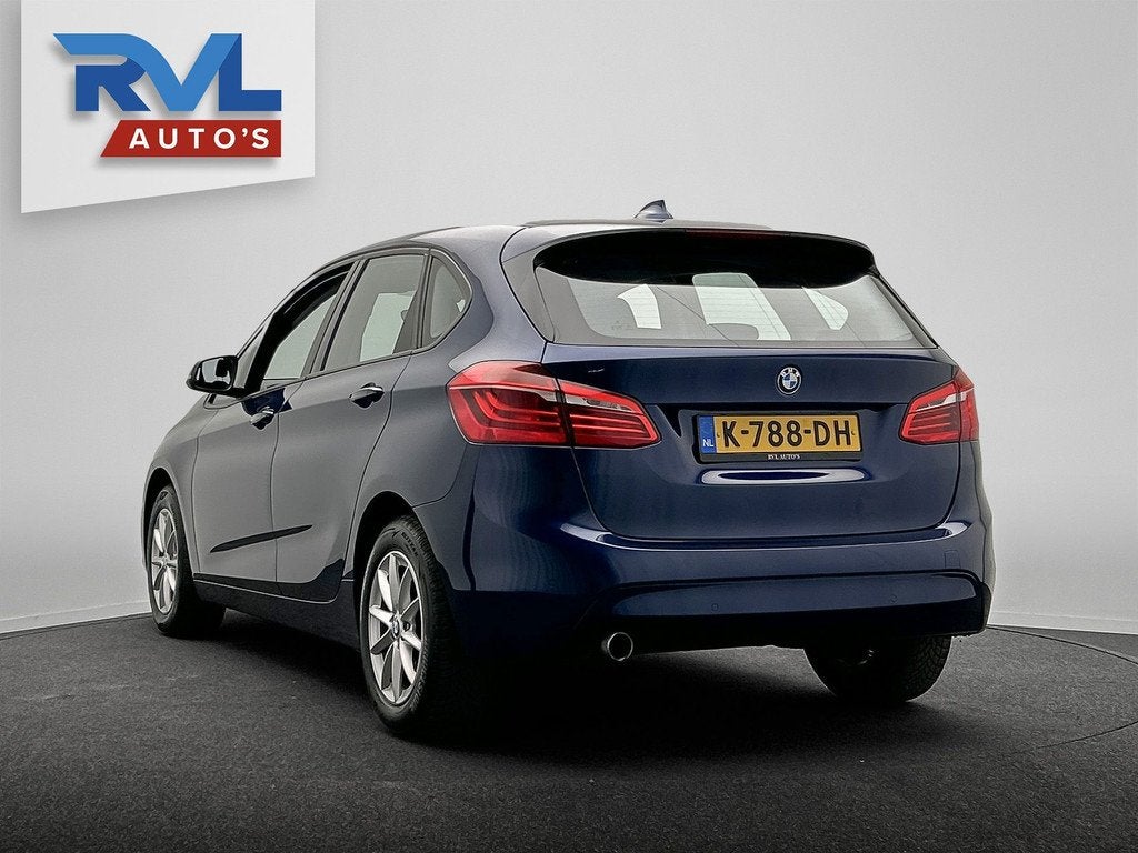 BMW 2-serie Active Tourer 216i Centennial High Executive | C, Auto's, BMW, Voorwielaandrijving, Stof, Gebruikt, Blauw