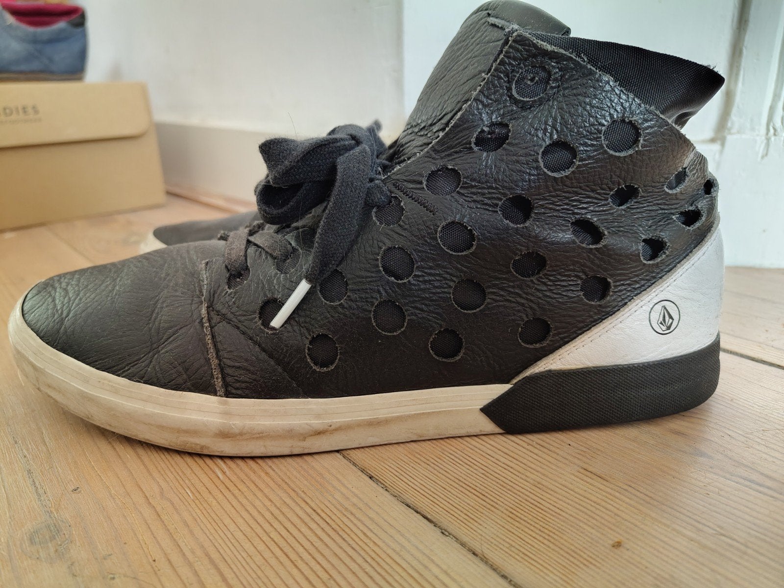 Volcom fall/najaars sneakers maat 42, zwart/wit design, Ophalen of Verzenden, Zo goed als nieuw, Schoenen