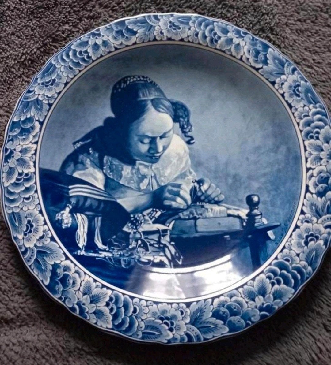 Delfts Blauw Wandbord "De Kantwerkster" - Origineel Handwerk, Antiek en Kunst, Ophalen of Verzenden