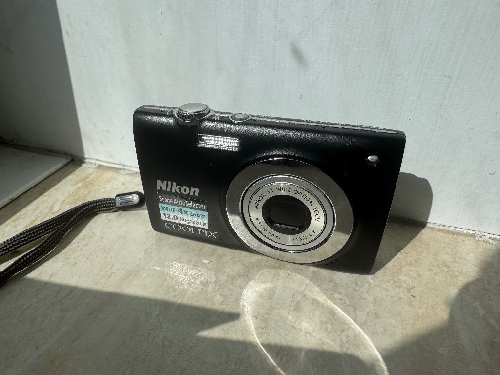 Nikon coolpix s2500 digitale camera, Audio, Tv en Foto, Fotocamera's Digitaal, Ophalen of Verzenden, Zo goed als nieuw, Compactcamera