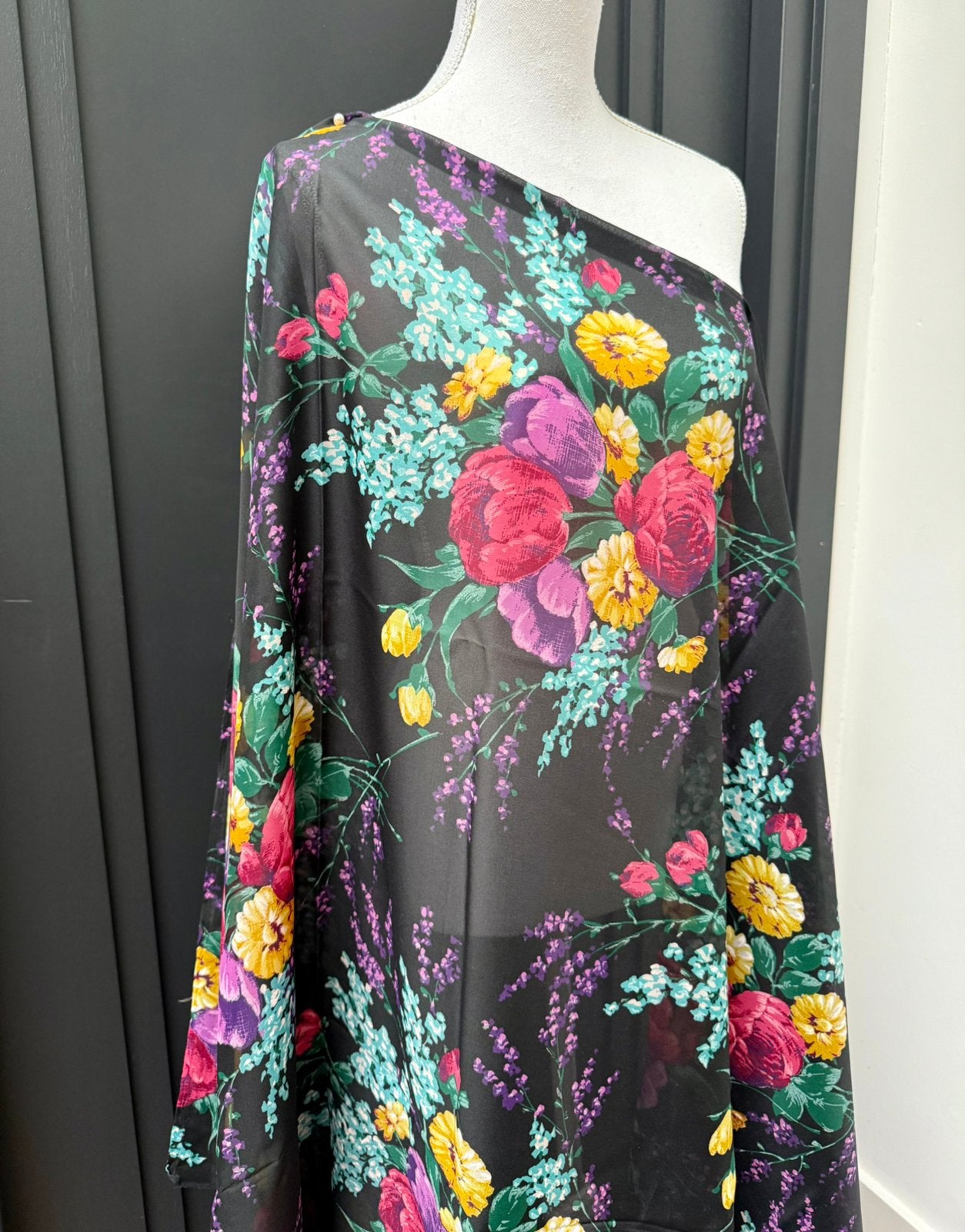 Vintage florale textiel stof 3.5 m x 1.40 m, 120 cm of meer, Paars, Ophalen of Verzenden, Nieuw