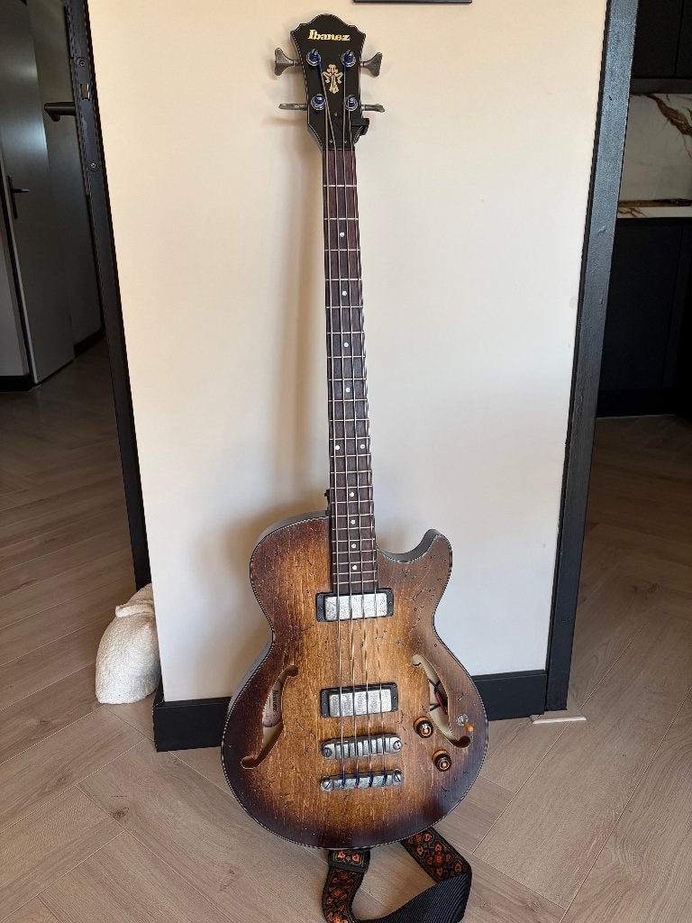Ibanez AGBV200A Artcore Basgitaar (shortscale), Ophalen, Gebruikt, Elektrisch