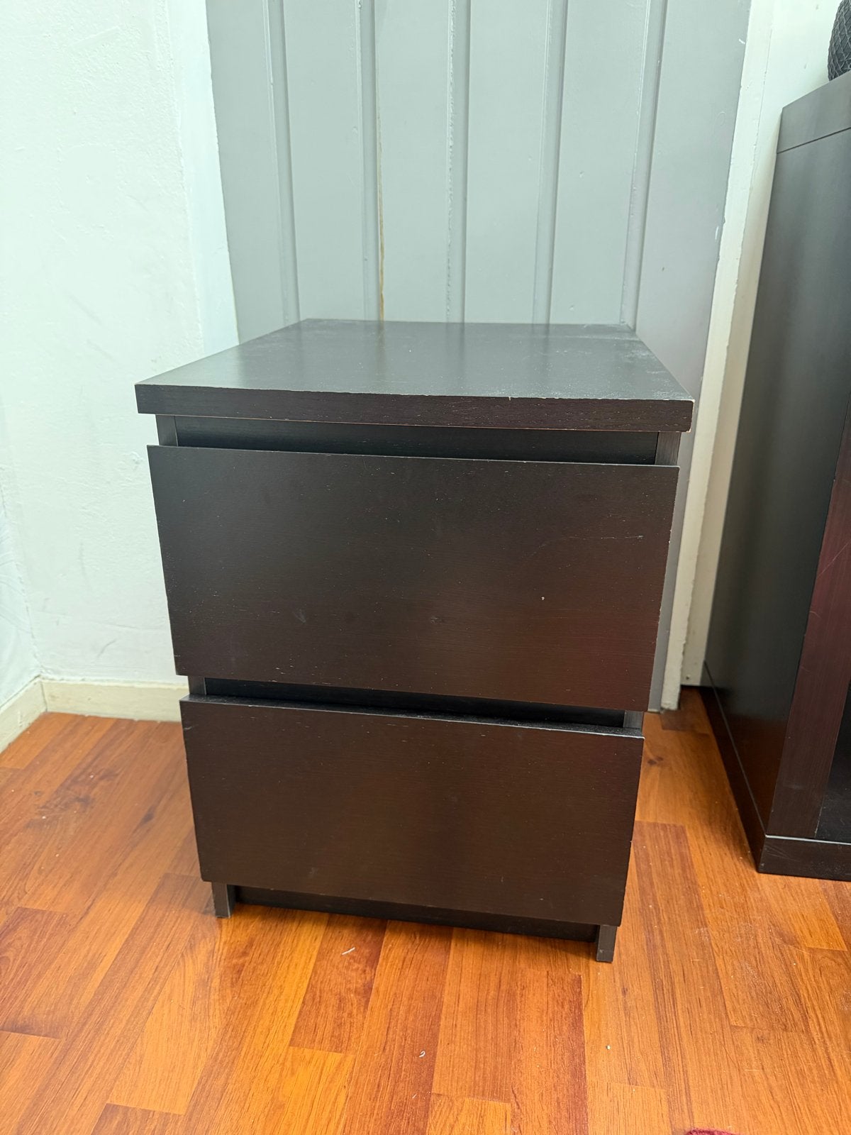 Ikea Malm nachtkastje met 2 lades, Huis en Inrichting, Slaapkamer | Nachtkastjes, Ophalen, Gebruikt, 55 tot 70 cm, 45 tot 65 cm