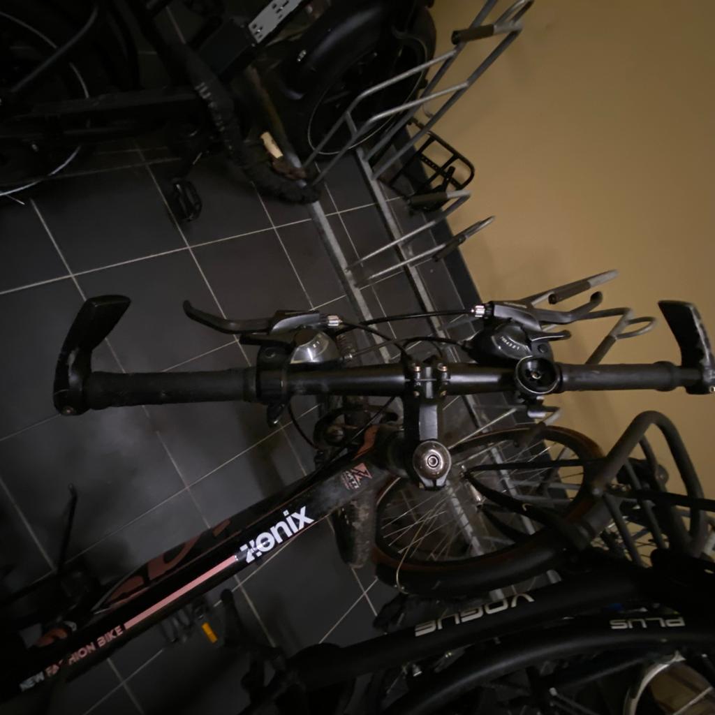 Zonix fiets met lekke achterband en lichte roest, Ophalen, Gebruikt, Overige merken