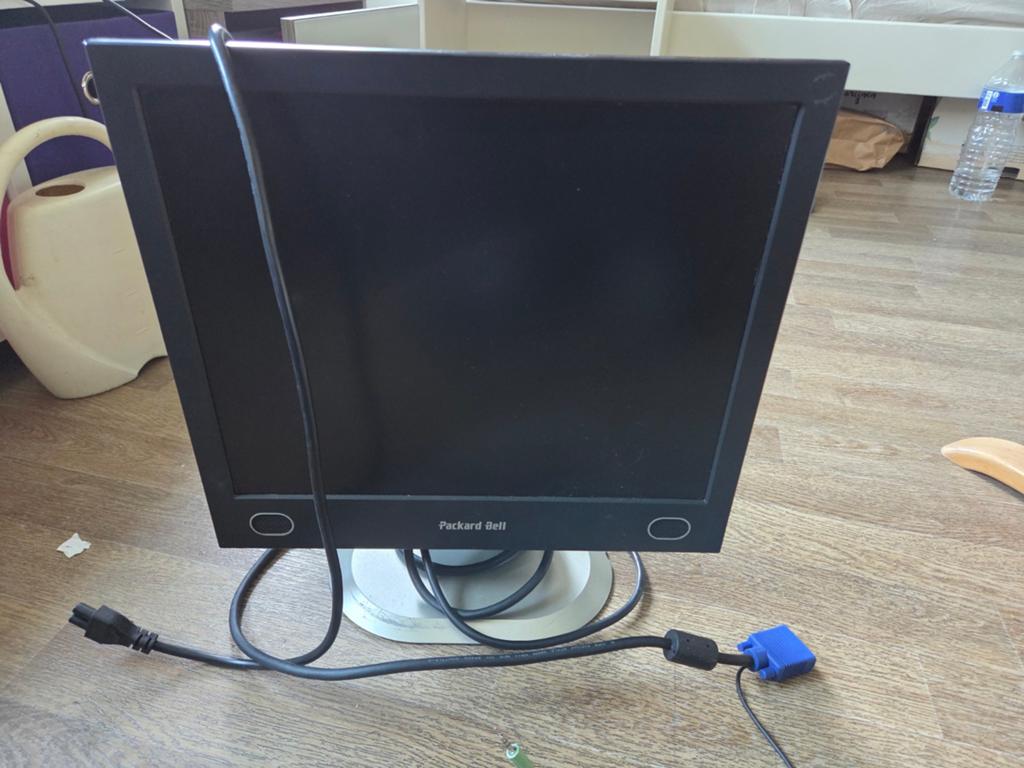 Monitor 17 inch, Ophalen of Verzenden, Zo goed als nieuw, Overige typen, VGA