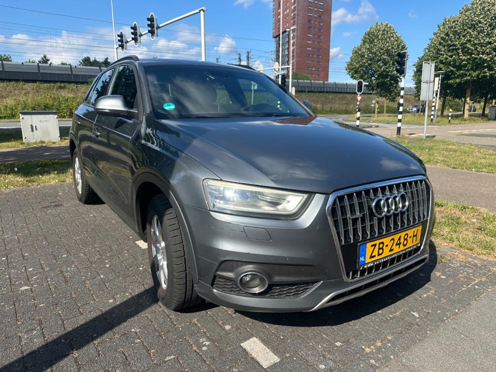Audi Q3 2.0TFSI Quattro 125KW S-tron 2012 Grijs, Zwart, 4 cilinders, Vierwielaandrijving, Particulier