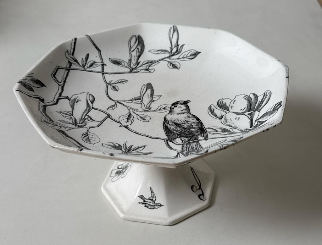 Taart plateau met vogel en bloemen, Gebruikt, Porselein of Keramiek, Schaal, Ophalen of Verzenden