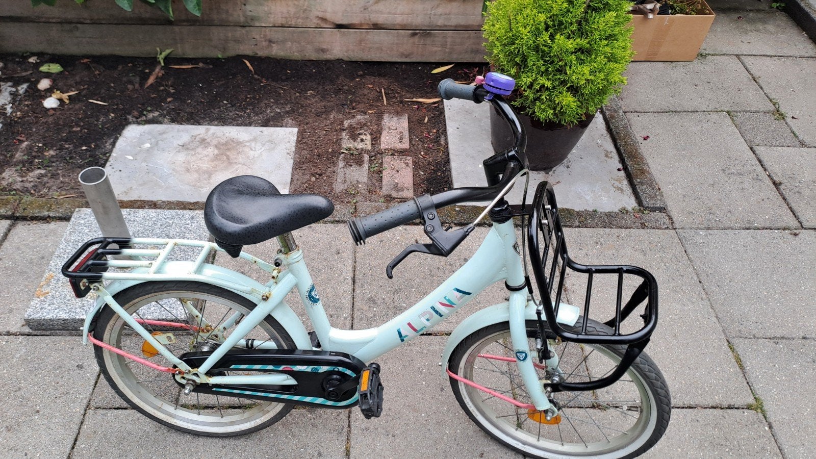 Meerdere Kinderfietsen, Ophalen