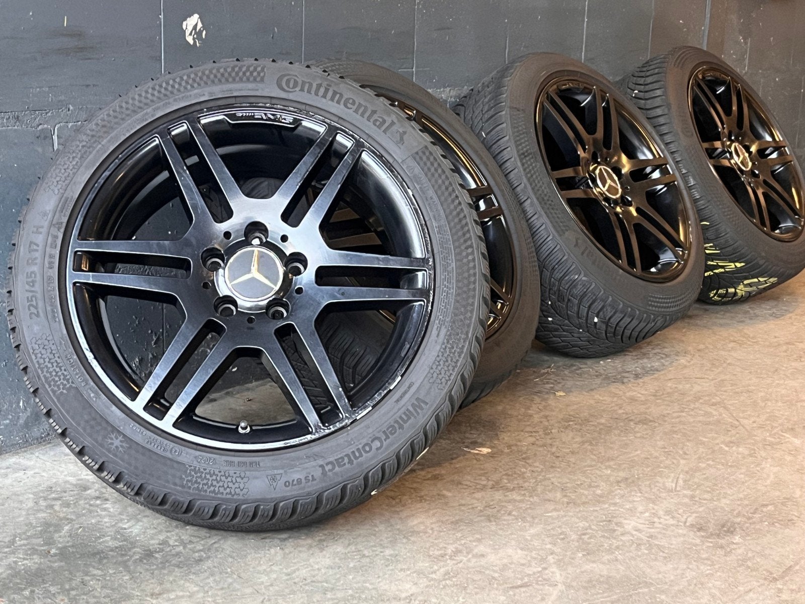 17" Originele Mercedes C Klasse W204 Winterset Continental, Info@mercedes-benz.nl, Gebruikt, Banden en Velgen, 17 inch