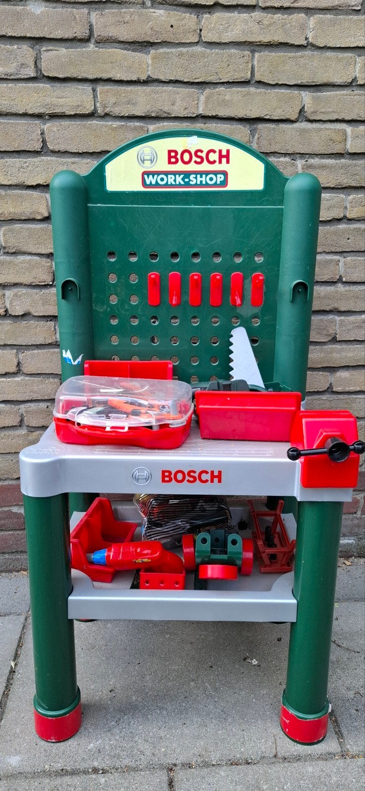Allerlei gereedschap  en tafel, Ophalen, Gebruikt
