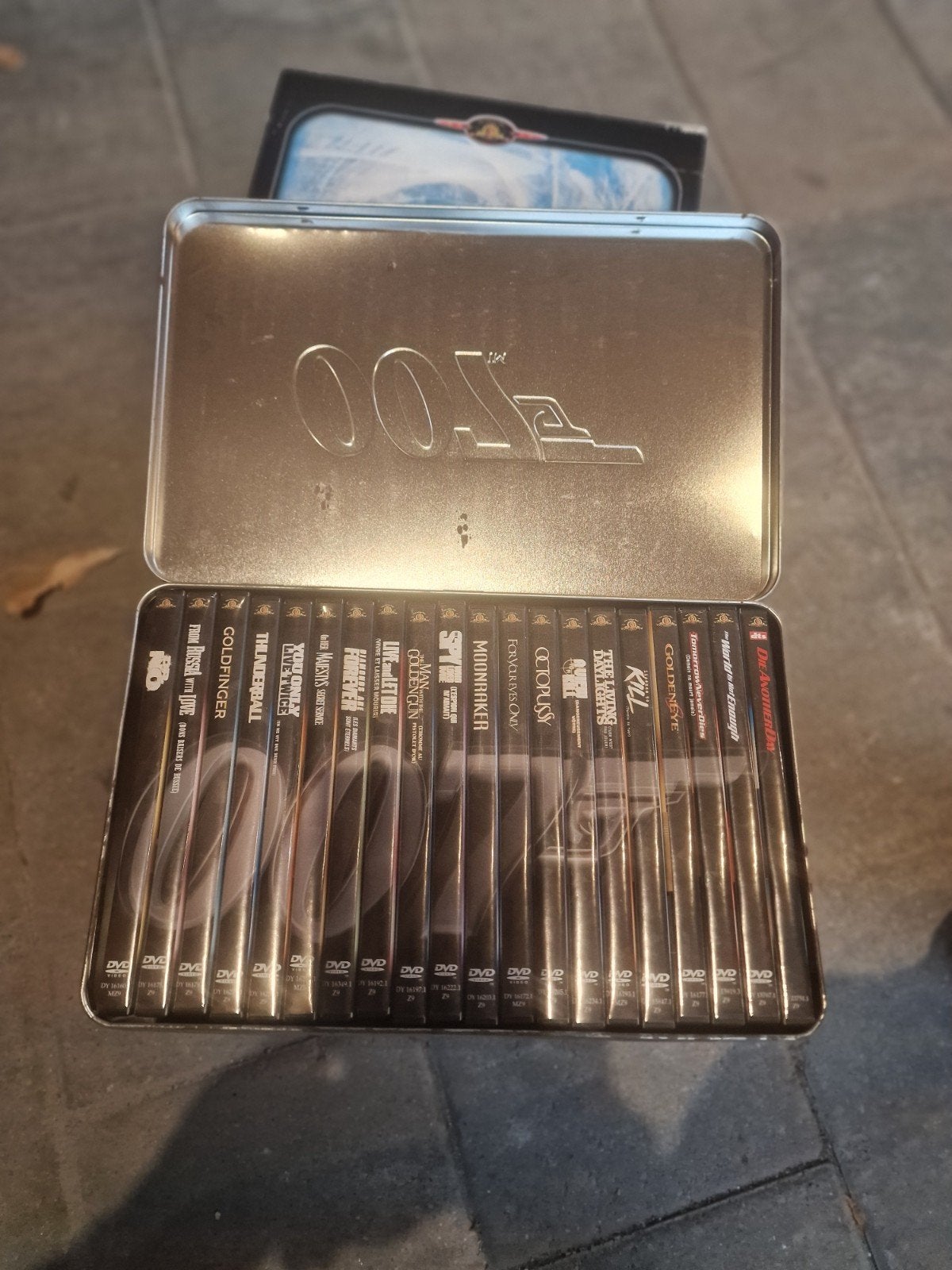 James Bond,007 dvd collectie in blik, Vanaf 12 jaar, Ophalen of Verzenden, Zo goed als nieuw