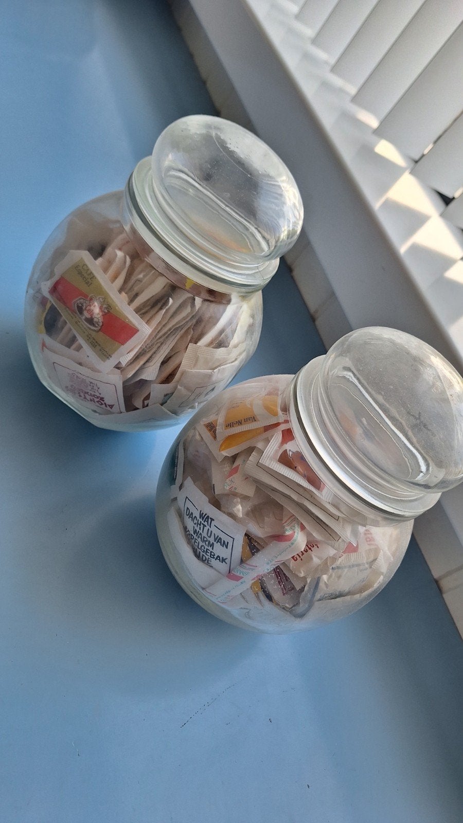 2 Vintage Glazen Snoeppotten met Suikerzakjes Jaren '60, Ophalen of Verzenden, Gebruikt