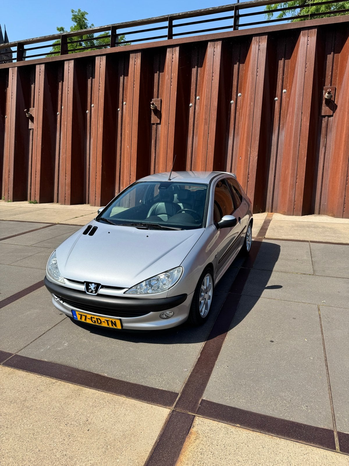 Peugeot 206 1.6, met airco en winterwielen, Auto's, Voorwielaandrijving, 40 €/maand, 4 cilinders, Handgeschakeld